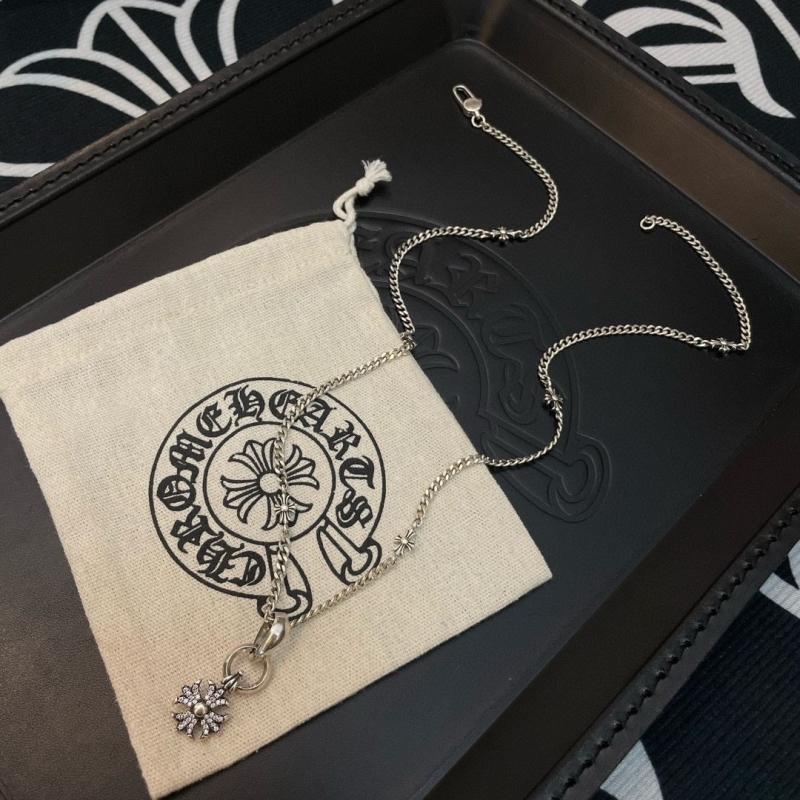 Ch*0me He**ts necklaces